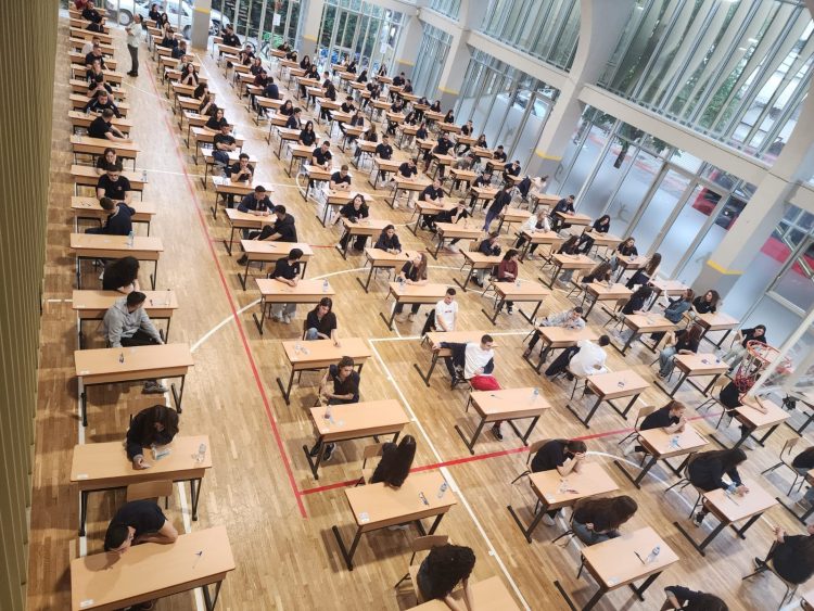 Matura Shtetërore/ Dalin rezultatet e provimit të Gjuhës së Huaj, ja linku ku mund t’i gjeni
