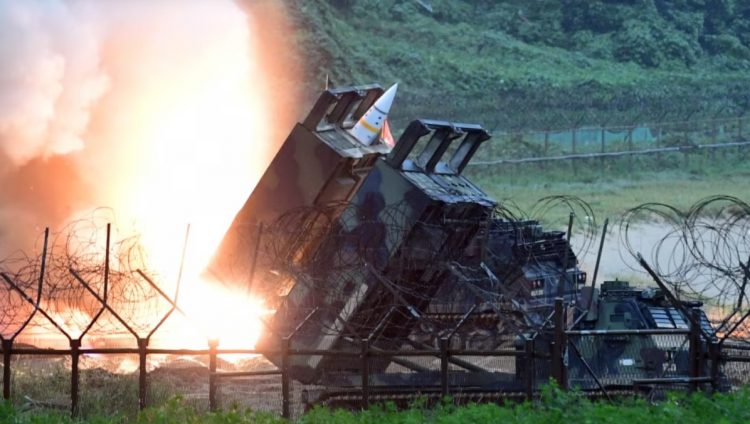 Pentagoni: Ukraina mund të hedhë raketa amerikane në Rusi, sa herë që sulmohet