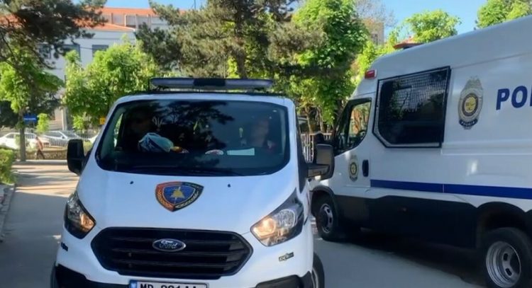 Eksploziv në oborrin e 67-vjeçarit në Divjakë