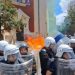 Nis me tensione protesta para Bashkisë Tiranë, hidhet molotov dhe…