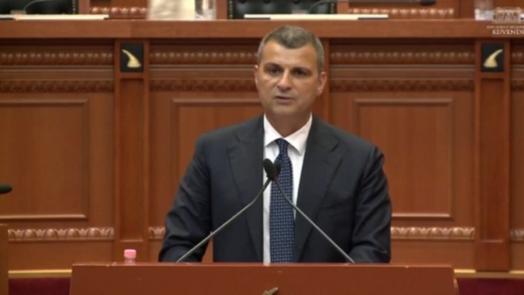 Skandali me mikrokreditë, Sejko në Kuvend: Nuk janë firma piramidale! Ka një keqkuptim …
