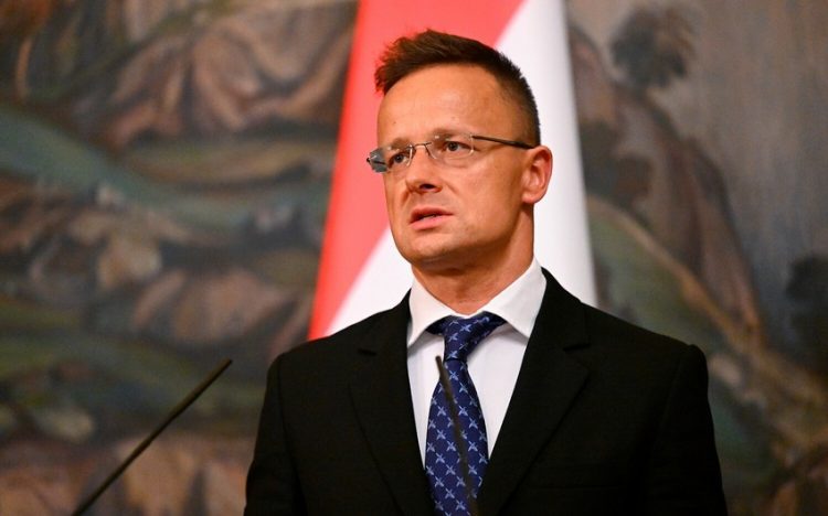 Ministri hungarez: S’e mbështesim bërjen e NATO-s bllok anti-Kinë
