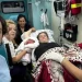 Një nënë lind beben e saj në ambulancë