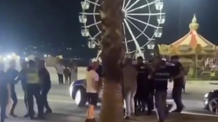 Sherr masiv në Vlorë mes policisë dhe qytetarëve