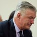 Mbyllet çështja gjyqësore ndaj Alec Baldwin, aktori shpërthen në lot