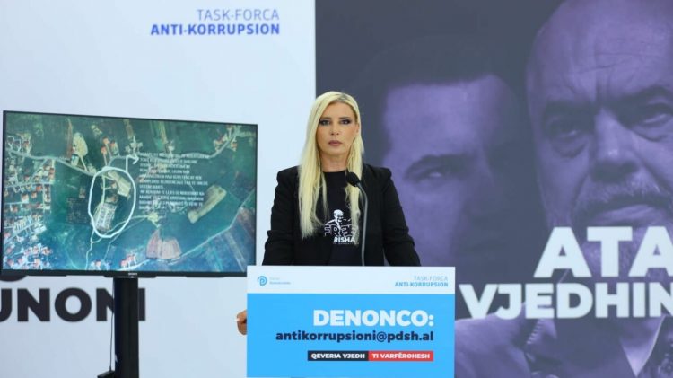 PD denoncon kryebashkiakun e Shijakut: Po prish shtëpitë e banorëve për të ndërtuar supermarket