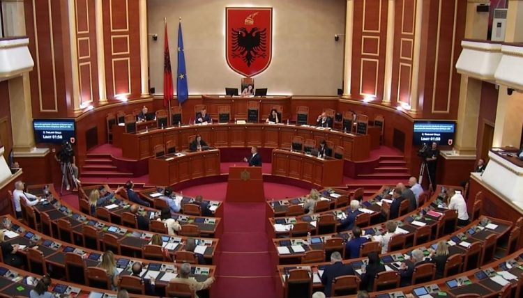 Raporti i SPAK në Kuvend/ Balla-Felajt: Zonja drejtuese e seancës ne jemi mbledhur këtu dhe mezi po presim të hyjmë në debat