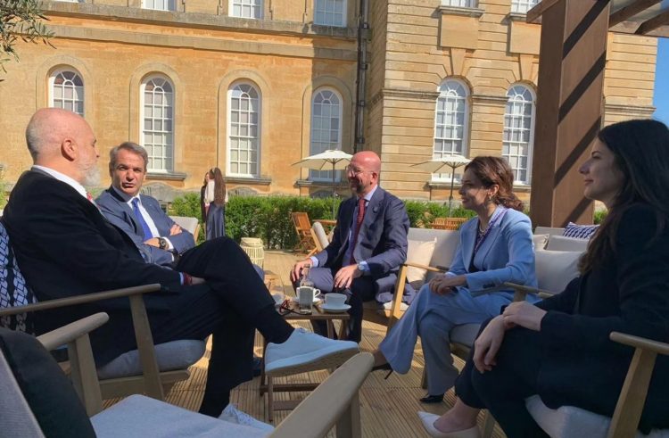Samiti i Komunitetit Politik Europian/ Rama takon kryeministrin grek, Mitsotakis