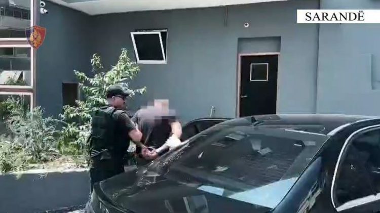 Furnizonte me drogë lokalet në Sarandë, arrestohet 28-vjeçari