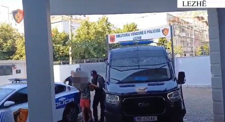 E qëlloi me armë pasi i ngacmoi të dashurën në plazh, arrestohet autori i plagosjes së 27-vjeçarit