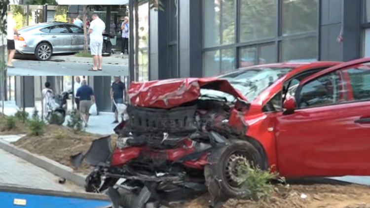 Përplasje e rëndë mes disa automjeteve në Tiranë, dy makina përfundojnë në trotuar