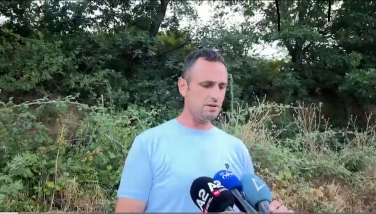 Babai plagosi djalin me çifte/ Flet i afërmi i familjes: I riu ishte përdorues i alkoolit dhe luante bixhoz