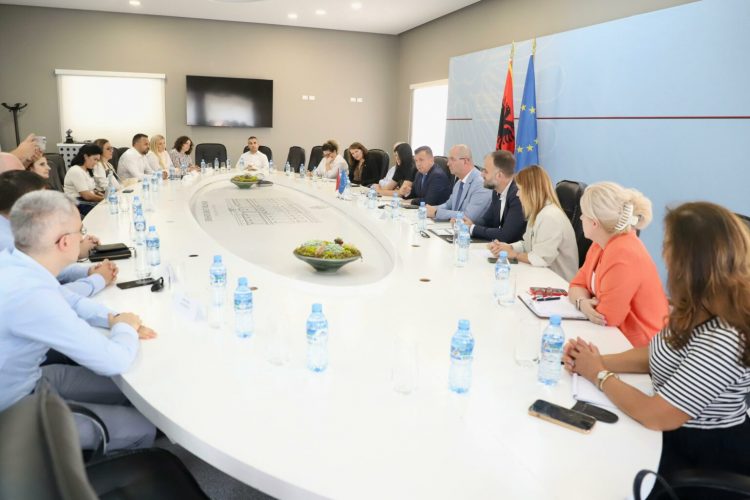 Takim koordinues ndërinstitucional për trafikun e personave, Balla: Problem që asnjë komb nuk mund ta zgjidhë vetëm