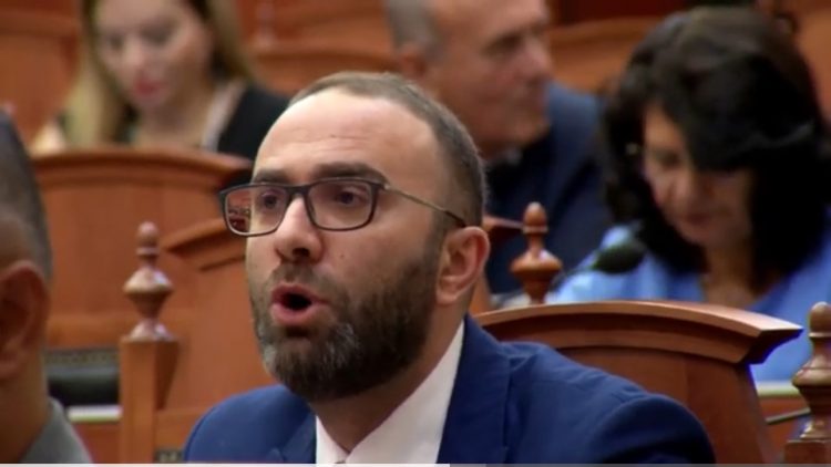 Bardhi kërkon që në Kuvend të raportojë kryetari i KLSH: Ka qenë i pari që ka denoncuar aferat korruptive