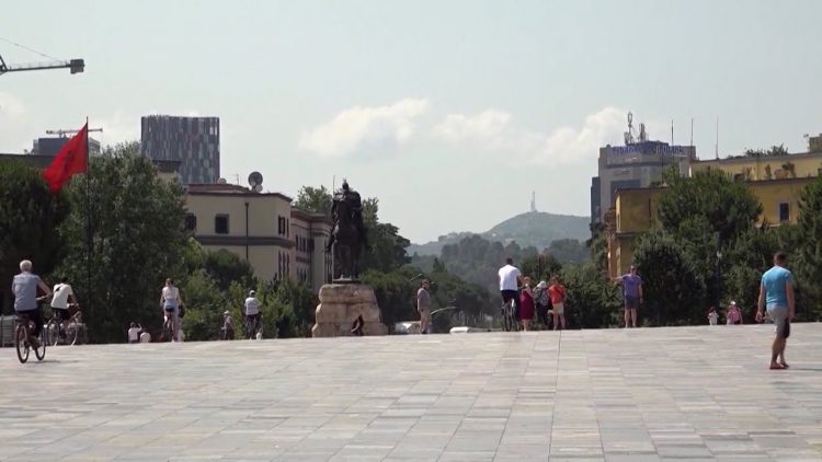 INSTAT: Në Shqipëri mbi 12 mijë individë të paarsimuar