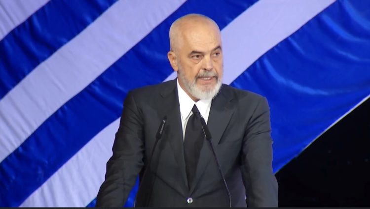 Lamtumira për Kadarenë/ Rama: Nën hijen e shenjtores Nënë Tereza, Ismaili symbyllur ndihet i mbrojtur nga ata që s’e donin