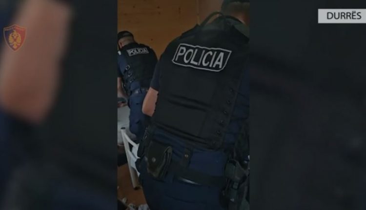 Arsenal armësh, kokainë dhe heroinë/ Gjykata e Durrësit cakton masën “Arrest në burg” për 16 persona