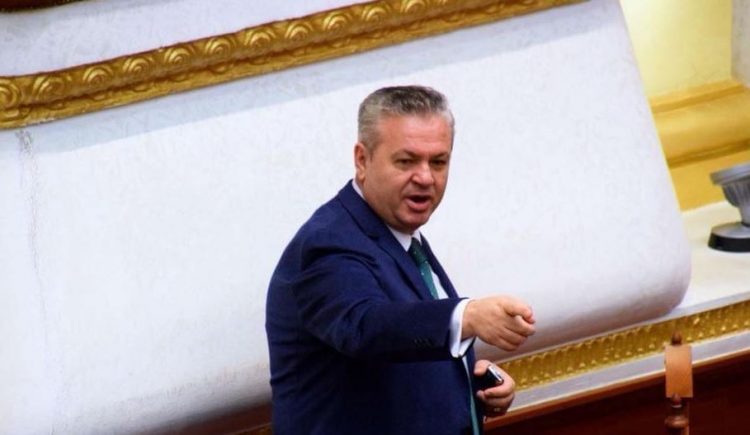 “Mungonte nervi i motivimit”, Murrizi për protestën e opozitës: Sali Berisha duhet të ndryshoje sjellje me ata që ka rreth tij…