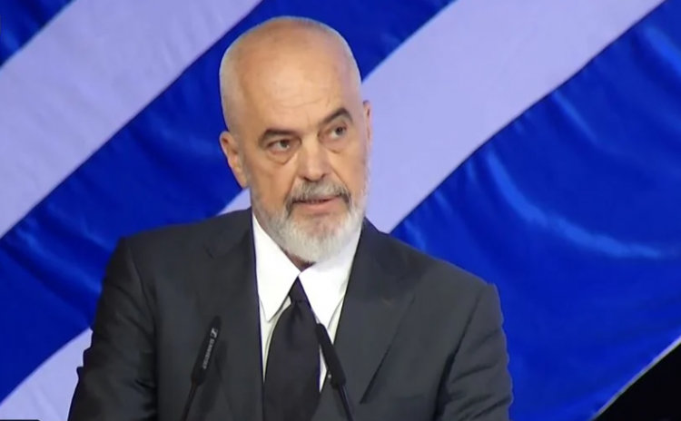 Debati për vendin ku do të prehet Kadare, Rama tregon pse nuk u varros pranë vëllezërve Frashëri: Ai do të qeshte me mesazhet që më erdhën! 