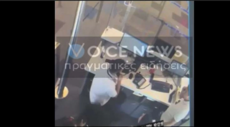 Skandal në Greqi/ Ish-ministri dhe deputeti i Demokracisë së Re, godet punonjësin e aeroportit 