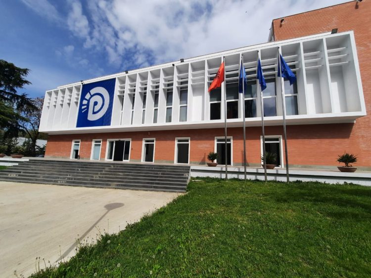 Mikrokreditë, PD: Të ngrihet një komision i posaçëm për të kontrolluar zbatimin e ligjit nga institucionet