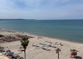 Pësoi arrest kardiak sapo u fut në det, ndërron jetë turisti në Durrës 