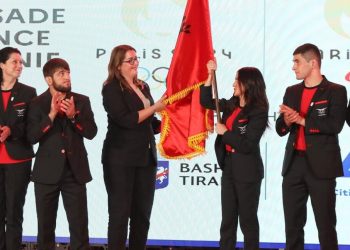Ministrja Manastirliu i dorëzon flamurin Ekipit Olimpik që do të përfaqësojnë Shqipërinë në “Paris 2024” 
