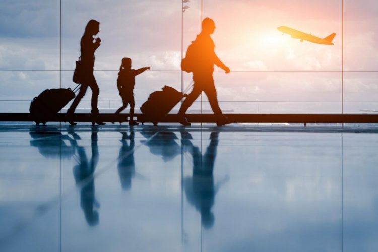 Popullsia e Shqipërisë, më e pakët dhe më e plakur! Si emigracioni përkeqësoi strukturën e familjes, rriten me 152% çiftet pa fëmijë 