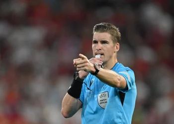 Euro 2024/ UEFA merr vendimin, finalja e Europianit do të gjykohet nga një francez