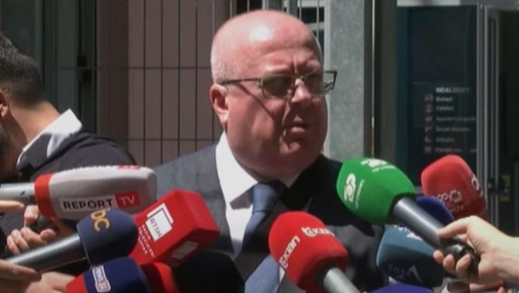 “Kanë vendosur kusht pagesën për të marrë aktet e dosjes”, avokati i Berishës: I kemi të domosdoshme, s’mund të na mohohen