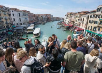 Venecia zvogëlon numrin e festave turistike