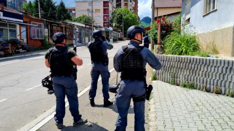 Shpërthim me molotov në një lokal në veri të Mitrovicës, pak ditë më parë e vizitoi ministri i Brendshëm, Xhelal Sveçla