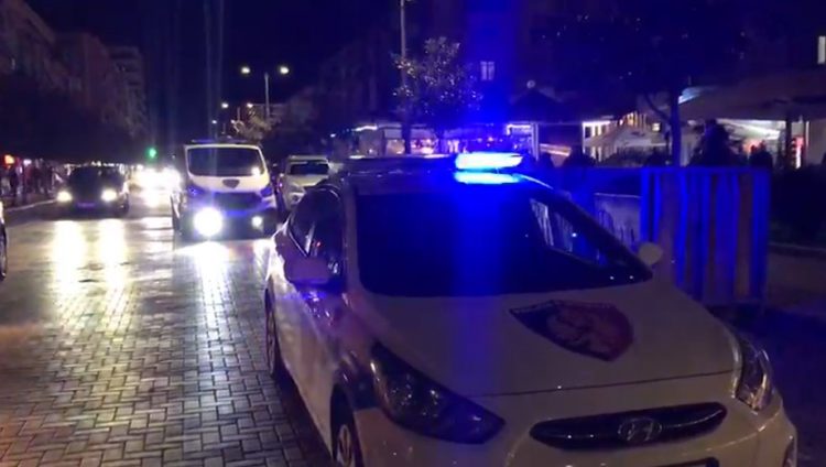 Aksident në Vlorë, punonjësi i policisë përplas një këmbësor
