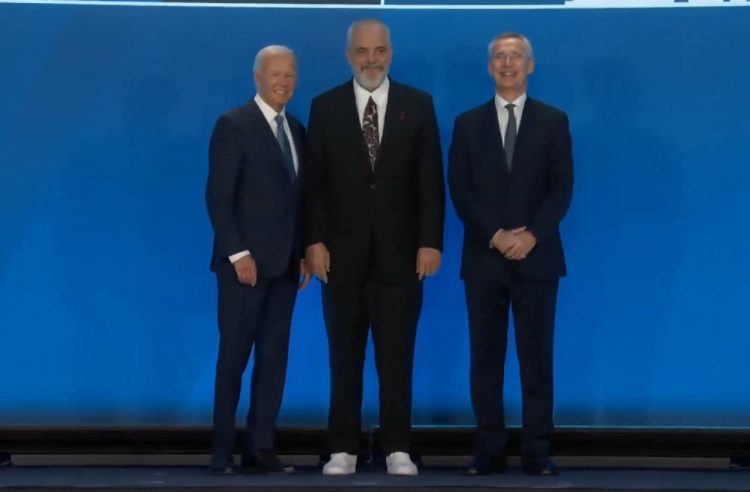 Samiti i NATO-s/ Rama shkon në SHBA, bën foto me Biden dhe Stoltenberg