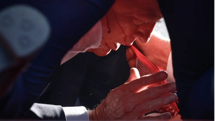 Përse kërkoi këpucët e tij kur u rrethua nga agjentët e Shërbimit Sekret? Ja si përgjigjet Donald Trump 