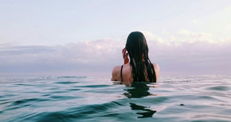 Si ndikon uji me kripë i detit në lëkurë, cilat janë përfitimet