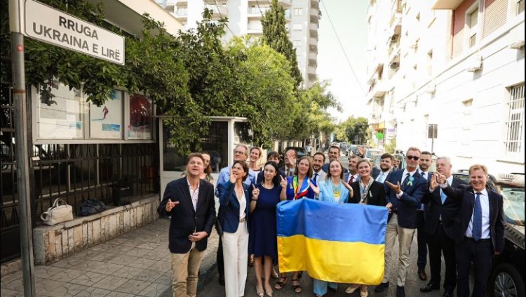 Ukraina feston Ditën e Pavarësisë nën agresionin rus, ambasada e SHBA dhe BE-së: Jemi pranë jush!