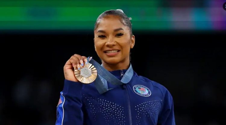 Gjimnastja amerikane duhet ta kthejë medaljen e bronztë pas rivlerësimit të garës