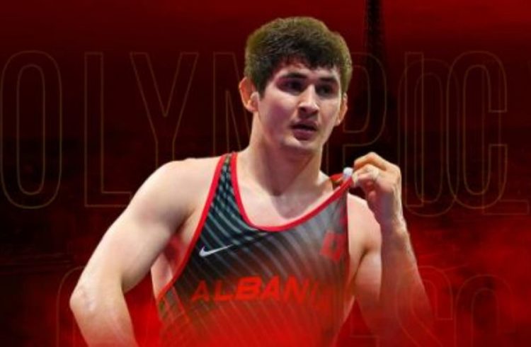 Mundësi shqiptar Valiev kalon në çerekfinale, mposht me përmbysje ish-kampionin e botës