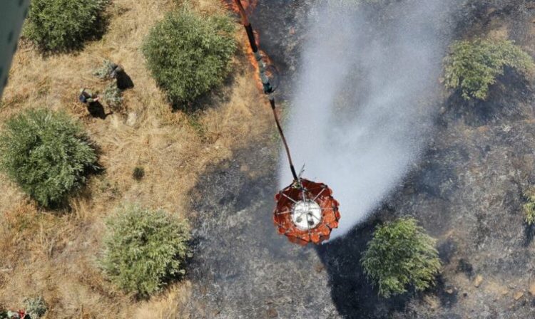 Situata me zjarret në vend, ministri i Mbrojtjes zbret në terren: Prioritet jetët e njerëzve!