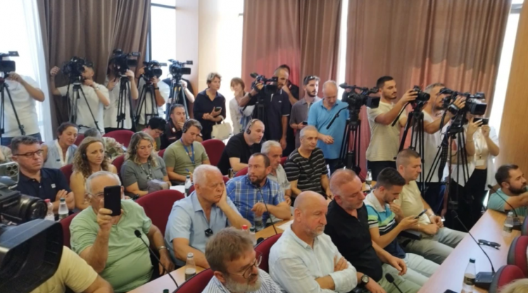 Pak serbë në debatin për hapjen e urës mbi Ibër