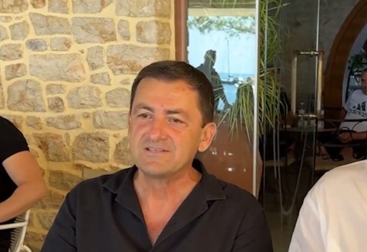 Kritikat për përdorimin e gjuhës greke në Himarë, Vangjel Tavo: Përpjekje për të krijuar tymnajë kundër nesh!