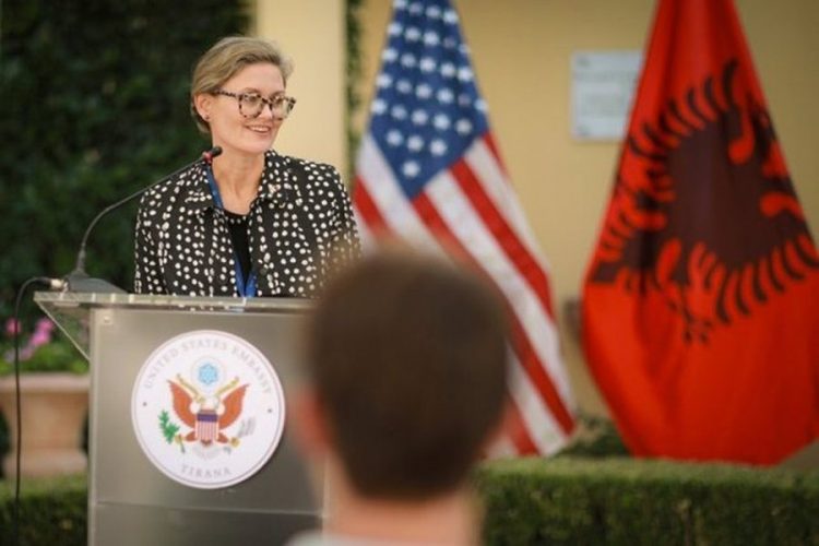 E Ngarkuara me Punë e SHBA-së, VanHorn flet shqip: E përkushtuar për të mbështetur Shqipërinë në rrugën drejt BE-së