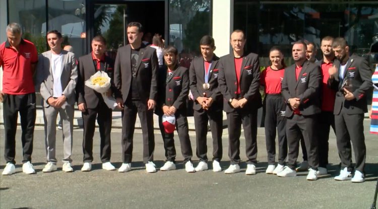 Valiev dhe Dudaev nga Rinasi: Shqipërinë e kemi në zemër, shpresojmë herën tjetër medalje të artë