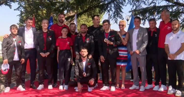 Presidenti i Federatës së Mundjes, Sahit Prizreni: Përulje për këdo nderon flamurin shqiptar