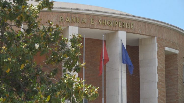 Mbledhja e kredive të këqija, BSH pezullon aktivitetin e dy kompanive