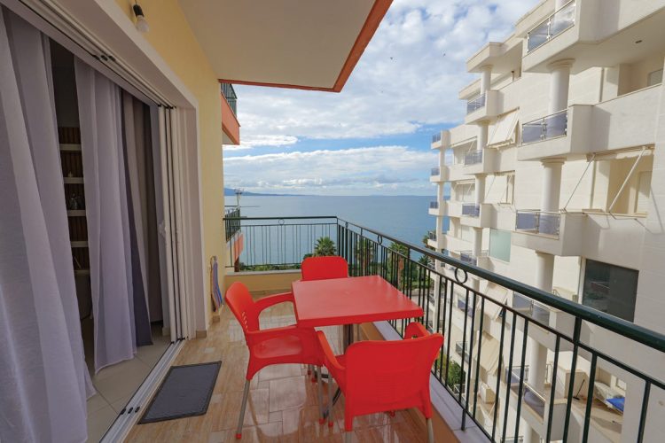 Nga Vlora deri në Farkë, sa të ardhura fitohen nga tregu i qirasë ditore?