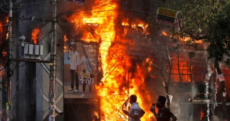 Protestat antiqeveritare në Bangladesh, të paktën 50 të vdekur