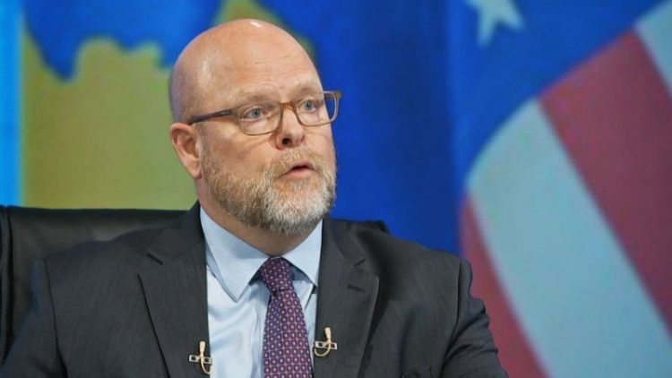 Ambasadori i SHBA në Kosovë, Hovenier: Hapja e urës në Mitrovicë në këtë kohë mund të rrezikojë ushtarët amerikanë