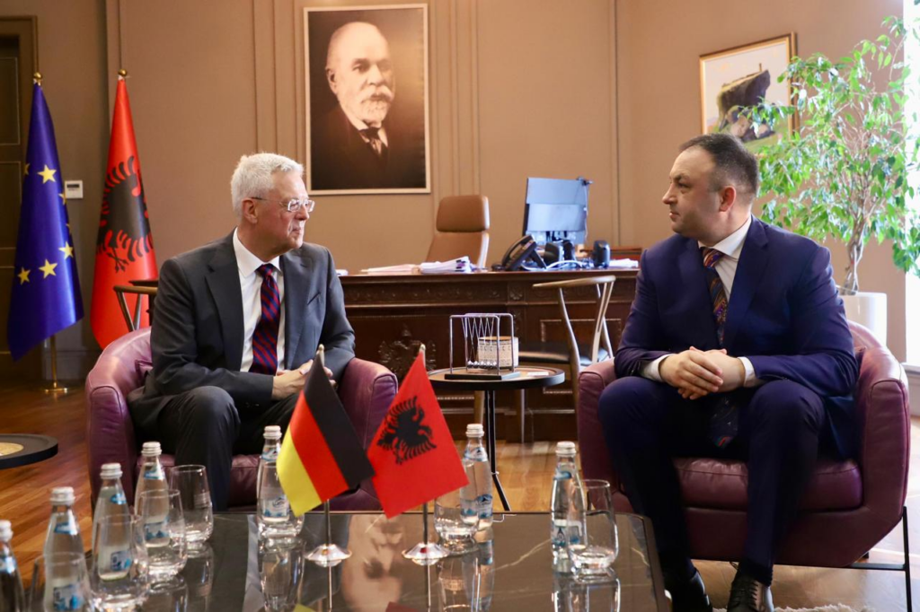 Bashkëpunim policor mes dy vendeve, ministri Hoxha zhvillon  takim me ambasadorin gjerman